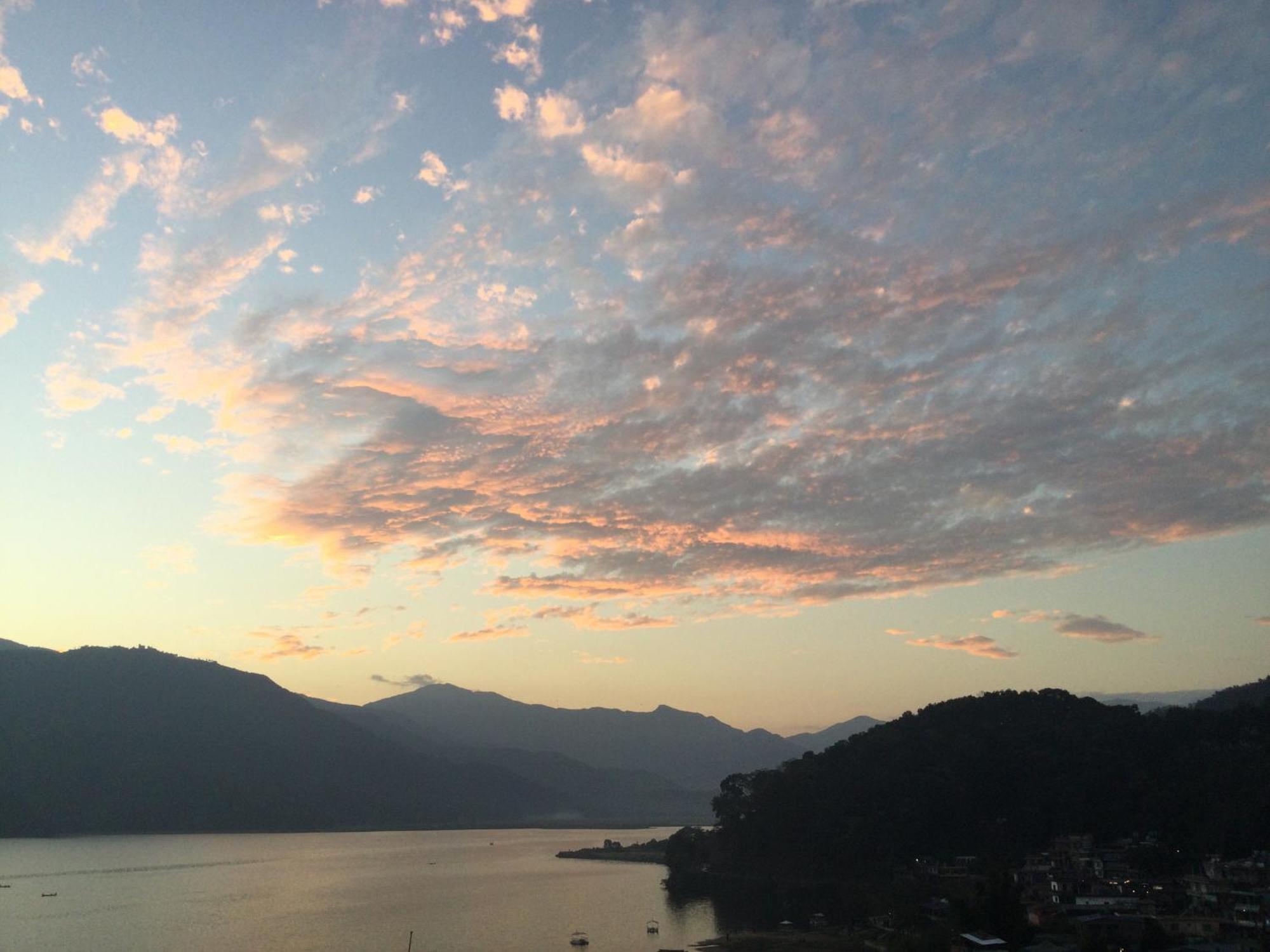 Sweet Dreams Hotel Pokhara Bagian luar foto