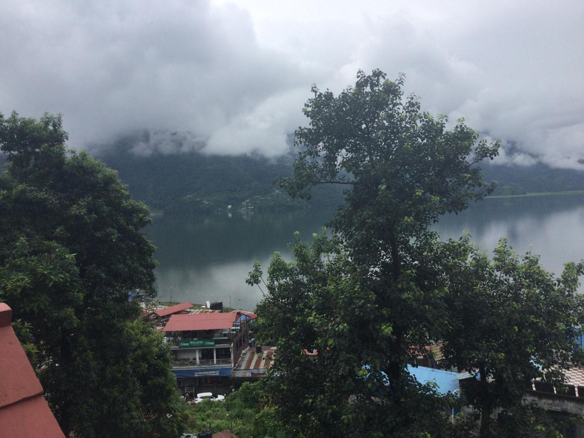 Sweet Dreams Hotel Pokhara Bagian luar foto